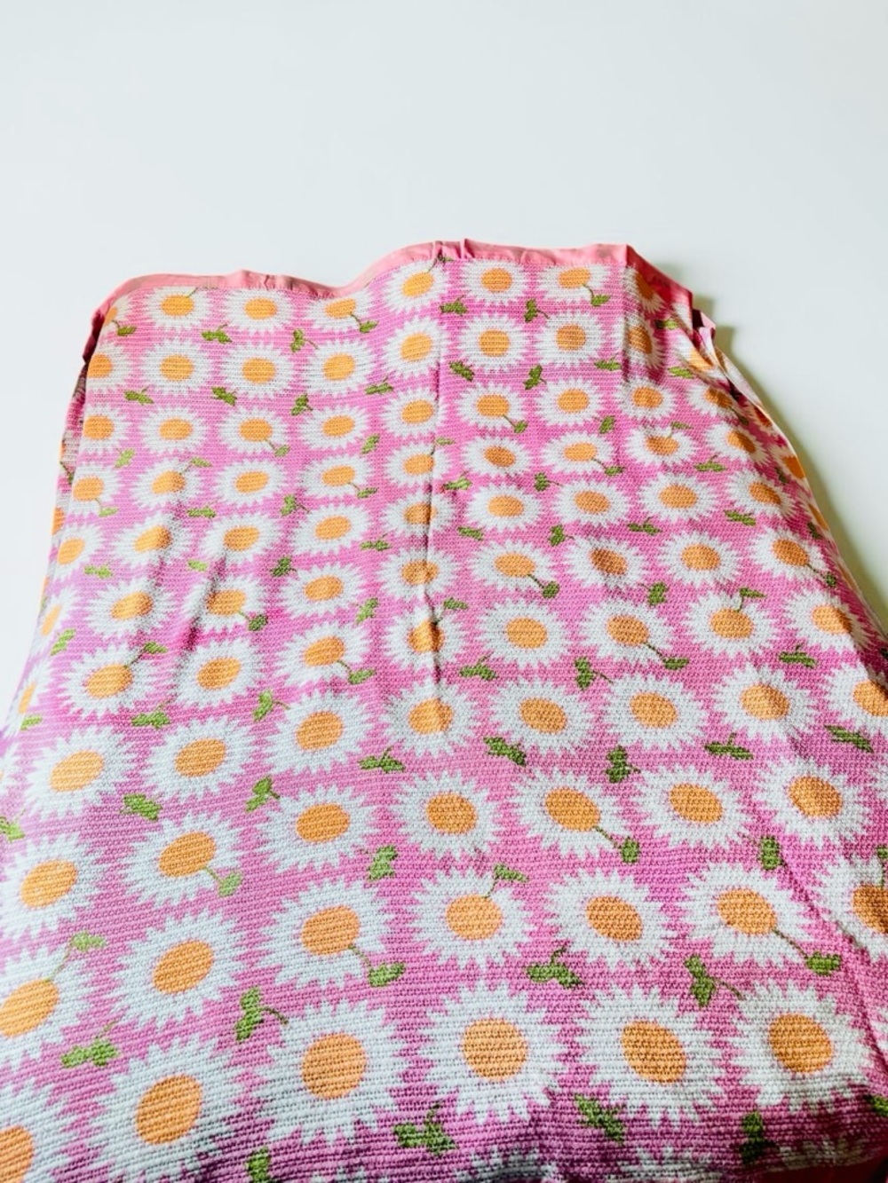 Daisy Crochet Blanket 80x74 Pink Floral Bedspread Cottagecore Throw